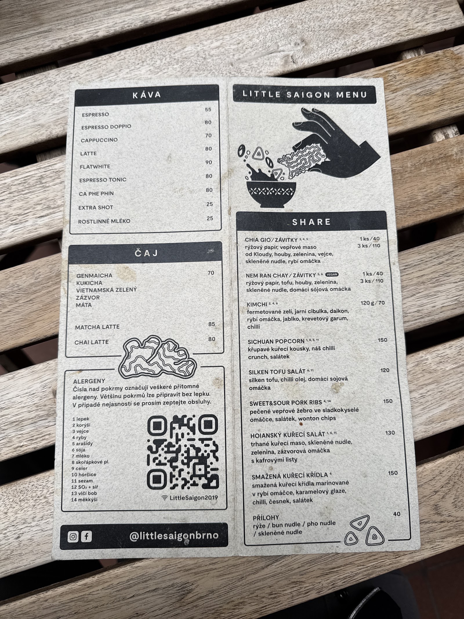 Přehledné menu s nabídkou vietnamských specialit